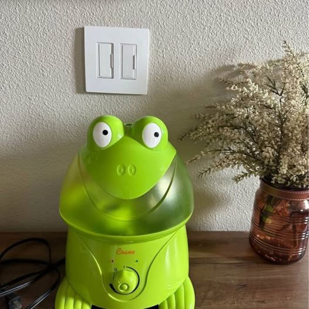 Crane USA Adorable Ultrasonic Cool Mist Humidifier, 1 Gallon - Green Frog